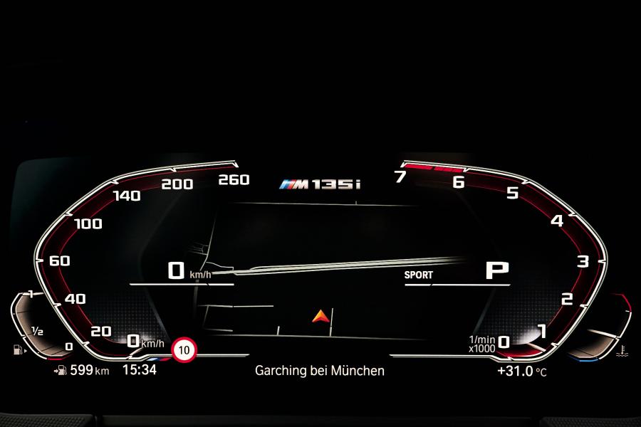 Панель приборов BMW M135i xDrive (F40) 2019 года  (WW) (фото 157 из 189)